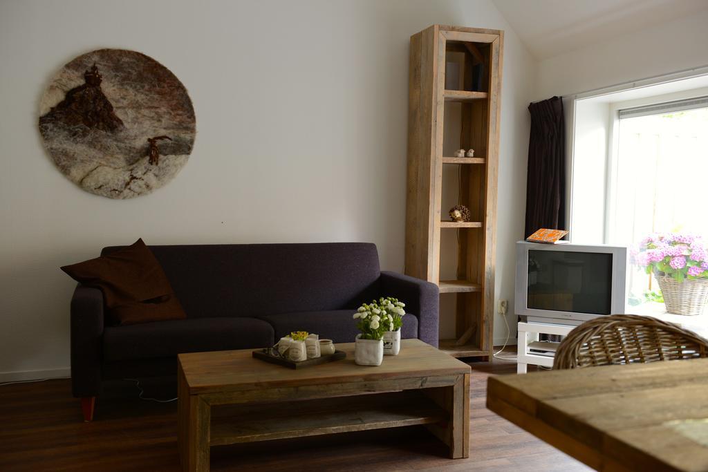 Appartementen Verhuur De Trijehoek Stiens Dış mekan fotoğraf