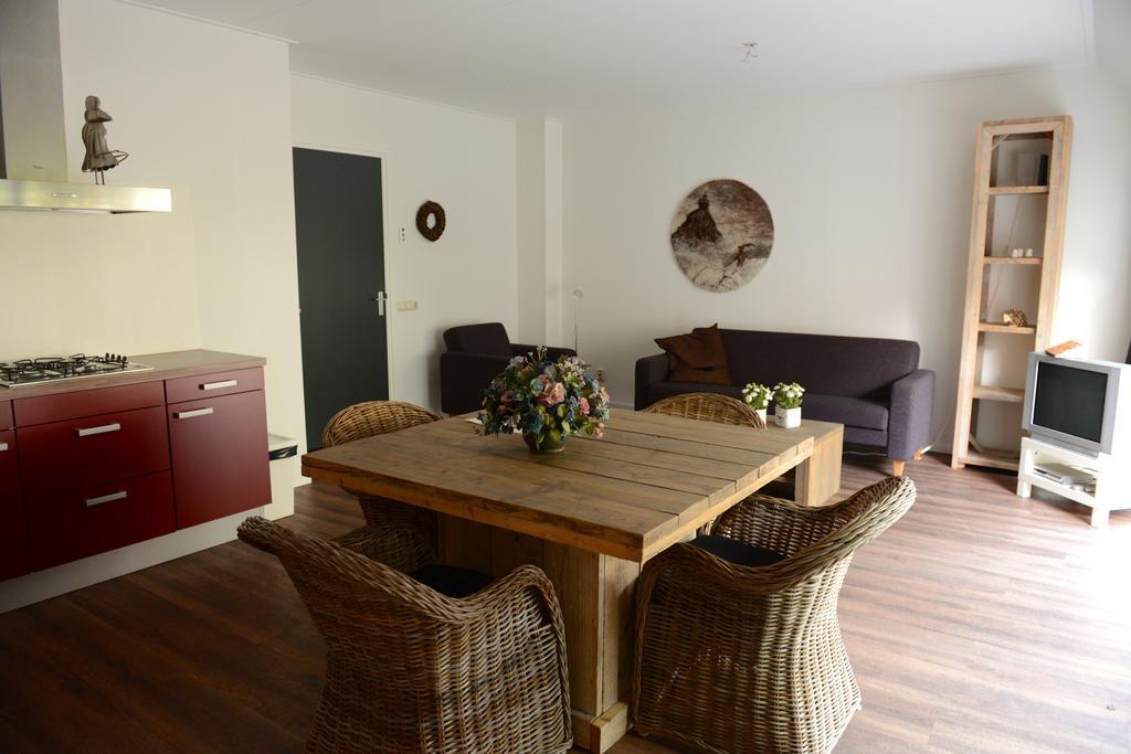 Appartementen Verhuur De Trijehoek Stiens Dış mekan fotoğraf