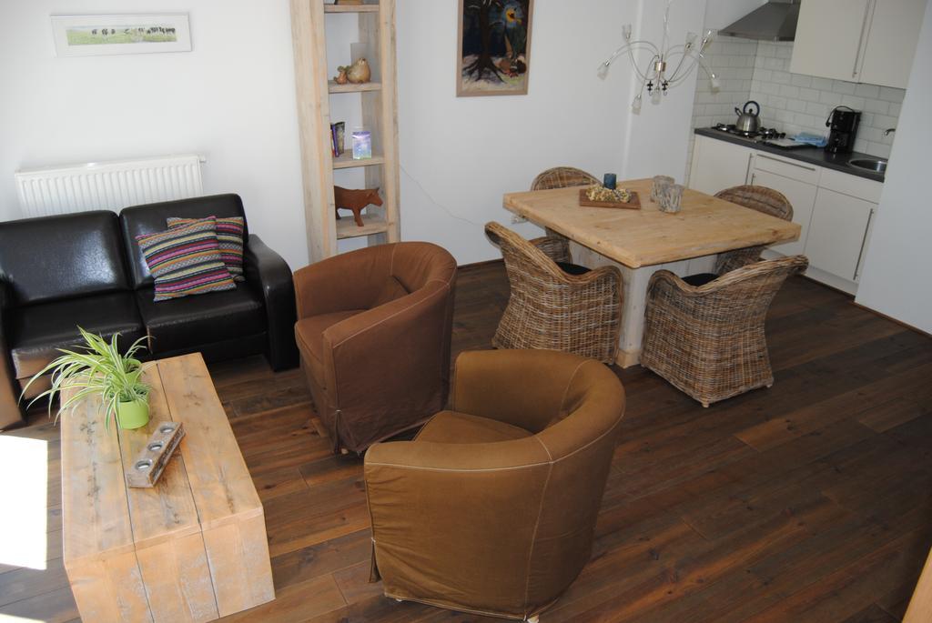Appartementen Verhuur De Trijehoek Stiens Dış mekan fotoğraf